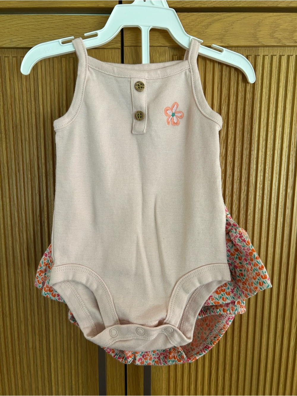 NWOT Carter’s baby girl onesie & separate skirt